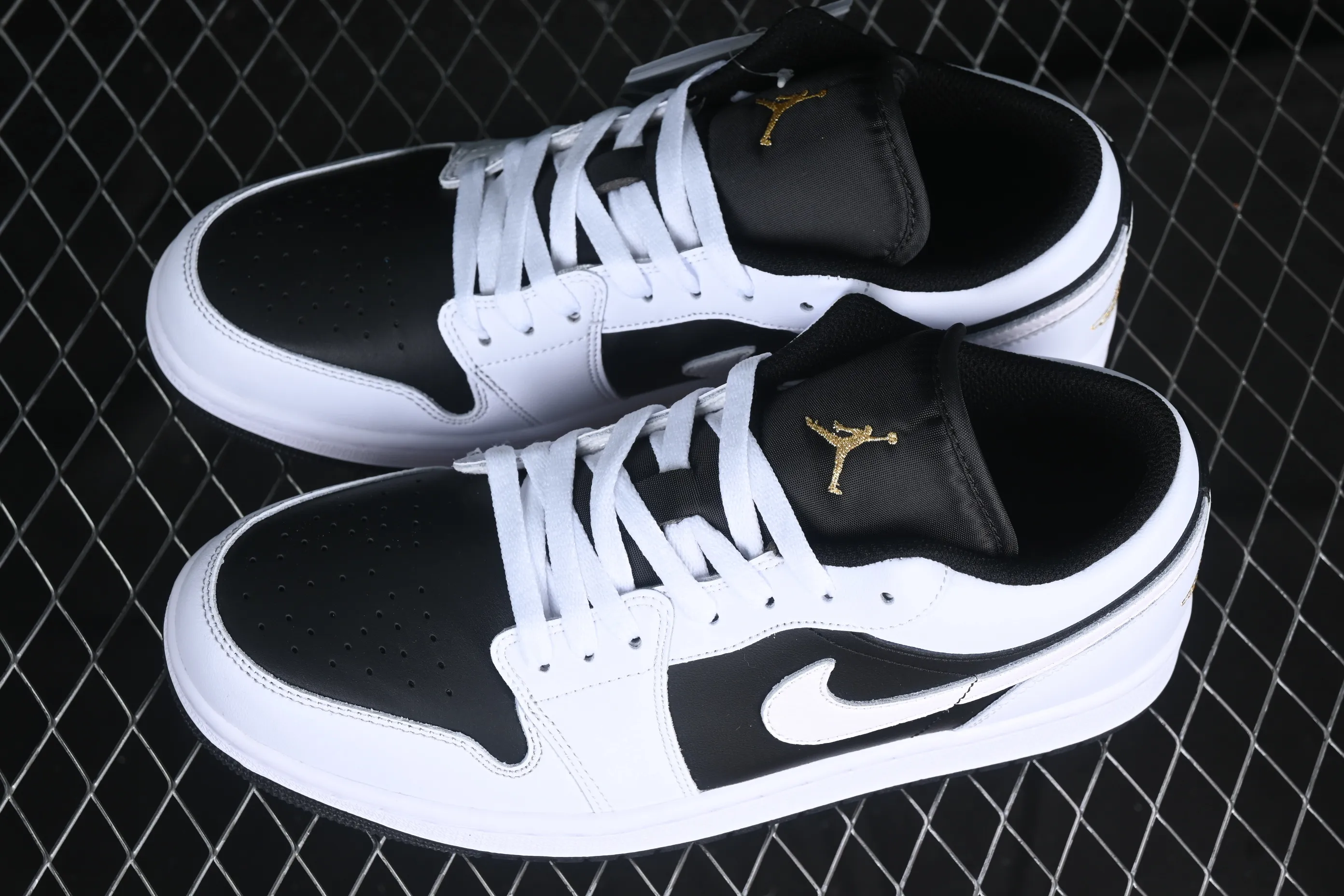 All categories Air Jordan Jordan series basketball shoes Air Jordan 1 Low Air Jordan 1 Low AJ1 Joe 1 reverse panda low-top cultural basketball shoes 553560-172